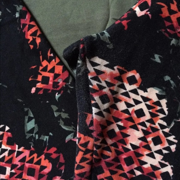 ⭐️LULAROE IRMA & TC LEGGING⭐️ - Picture 3 of 4